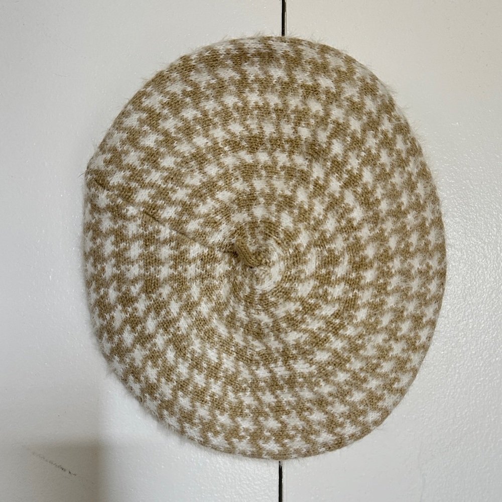 NWT Anthropologie Beige and Cream Patterned Beret